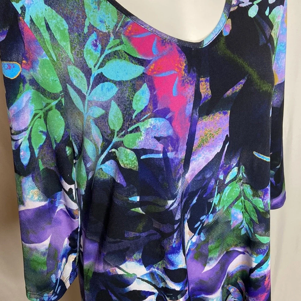 Clara Sun Woo, Abstract Floral Side Slit 3/4 Sleeve Tunic, Medium - Picture 9 of 13